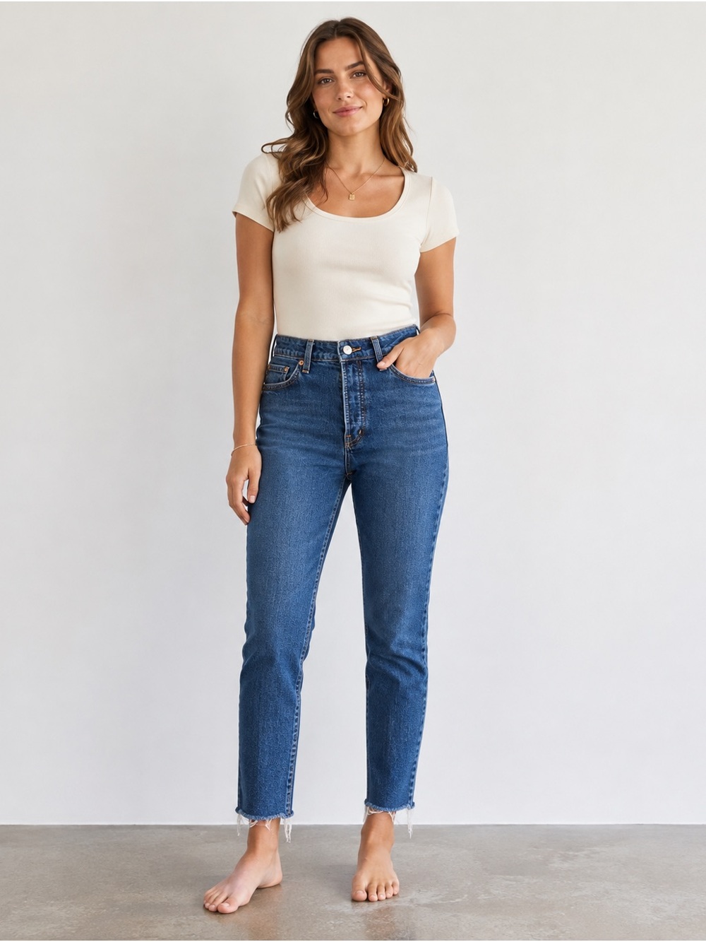 Old Navy Women’s Size 8 High Rise Slim Straight Jeans Raw Frayed Hem Medium Wash